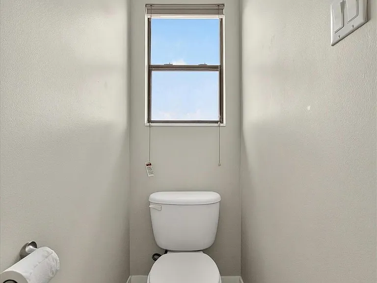 6016 Truro St — Photo 31