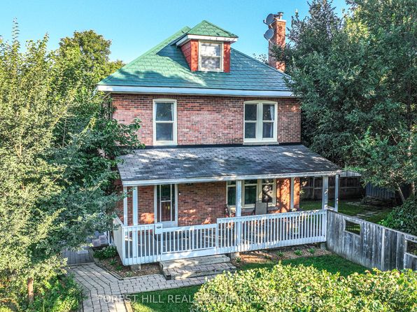 24 Penetang St, Barrie, ON L4M 1V6