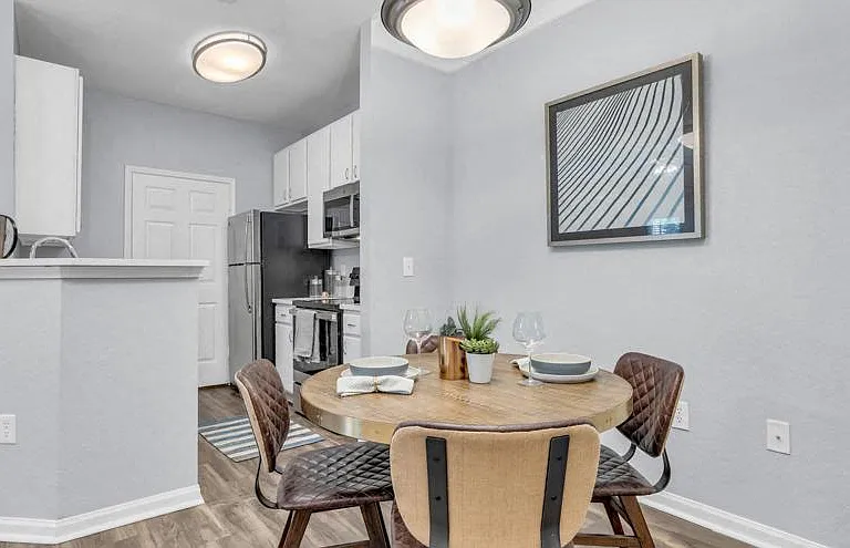 Marina Pointe — Photo 3