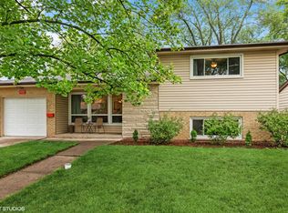 847 S Cedar Ave, Elmhurst, IL 60126
