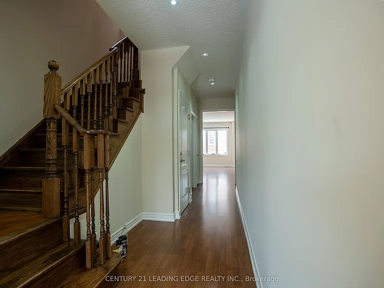 3229 Edwyna Dr — Photo 7