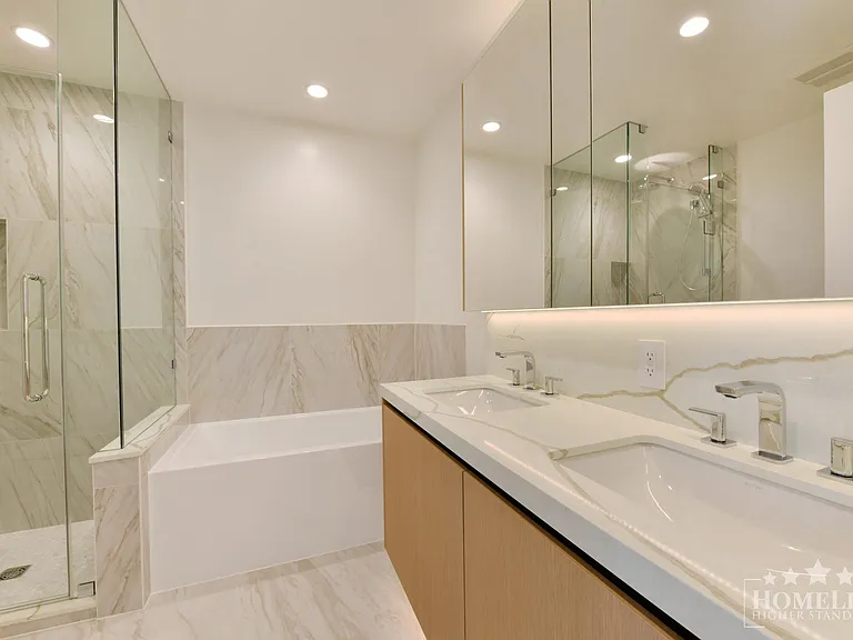 1475 Foster St #1105 — Photo 11