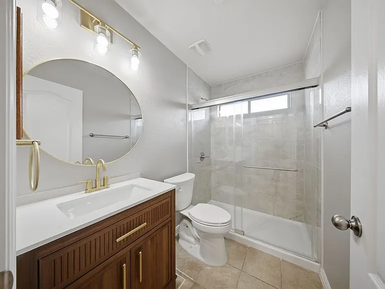 2140 Walnut Square Dr — Photo 11