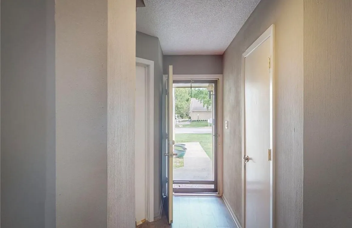 12204 Charlotte St — Photo 2