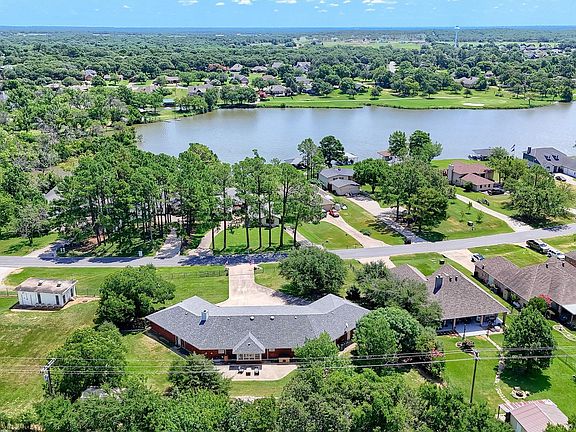 4th image of 1246 Kiowa Dr W