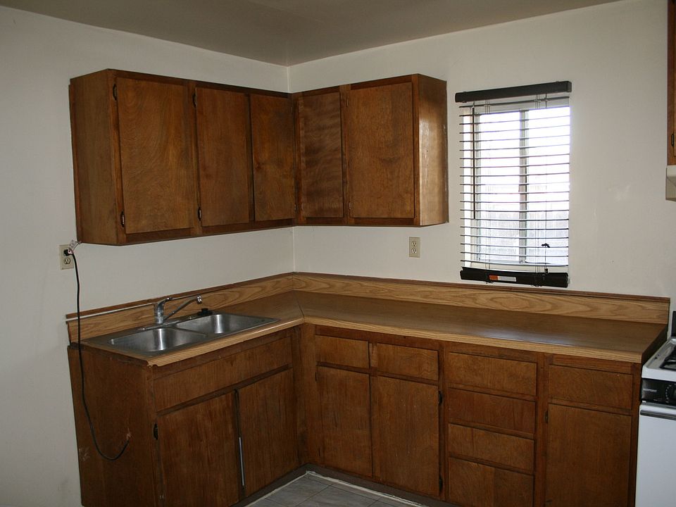 2nd image of 2115 B St