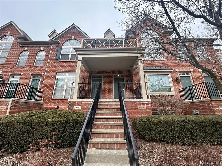 39460 Springwater Dr — Photo 1