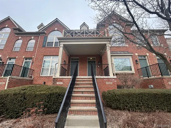 39460 Springwater Dr, Northville, MI 48168