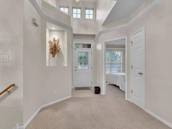 4th image of 10015 Prairie Knoll Ct