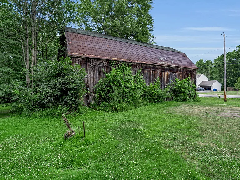 850 Campbell Blvd — Photo 3
