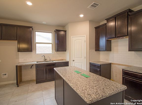 3rd image of 6118 Rio Piedra Dr