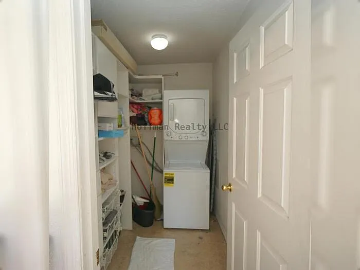 6921 Jamestown Manor Dr — Photo 19