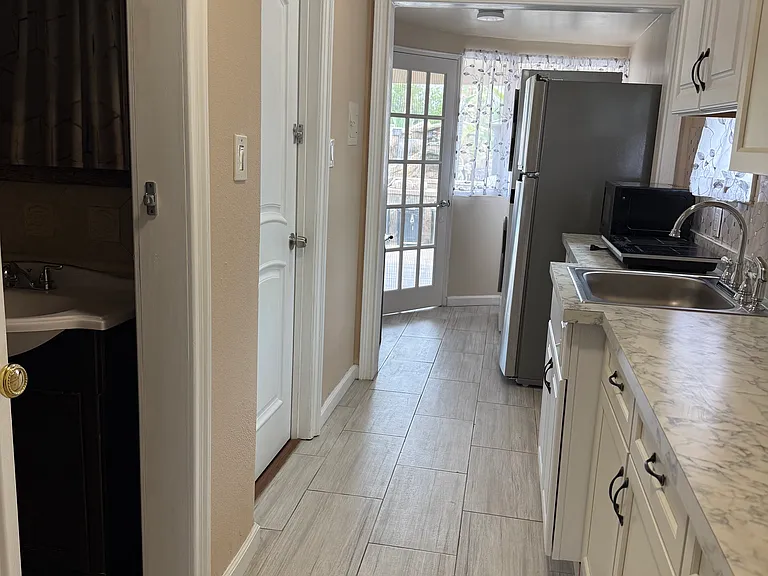 4725 Cover St — Photo 6