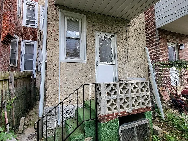230 S Frazier St — Photo 35