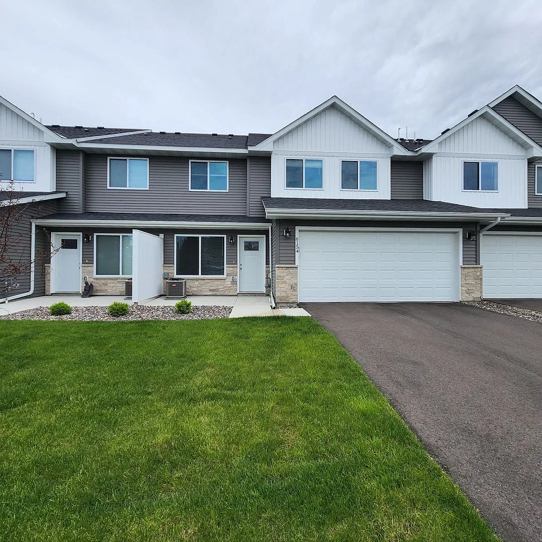 Enjoy where you rent! 3bd 3ba 2car garage townhome available now — Photo 1