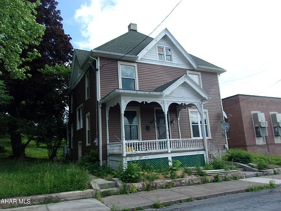 2nd image of 25 W 1st St