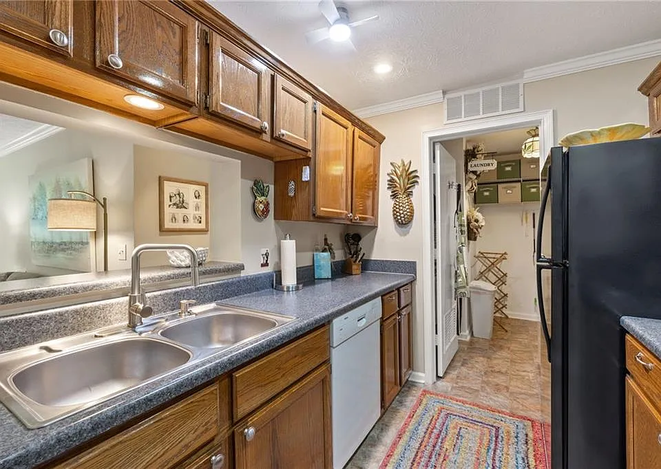 525 Warm Springs Cir