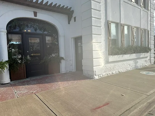 141 S Grand Ave #6 — Photo 12