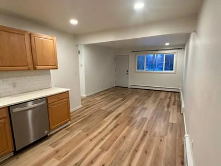 2116 Fairbanks St #10 — Photo 8