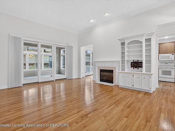 5th image of 6125 E Longview Dr
