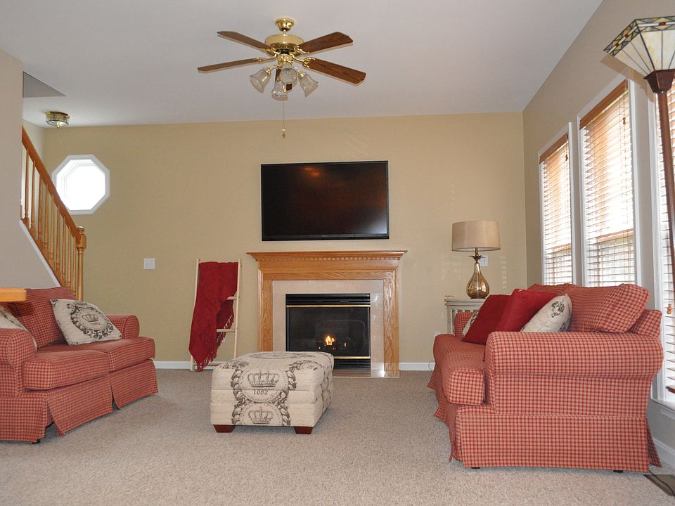 1st image of 14 Pin Oak Ct
