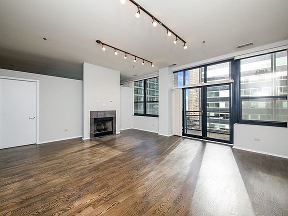 5th image of 130 S Canal St APT 707