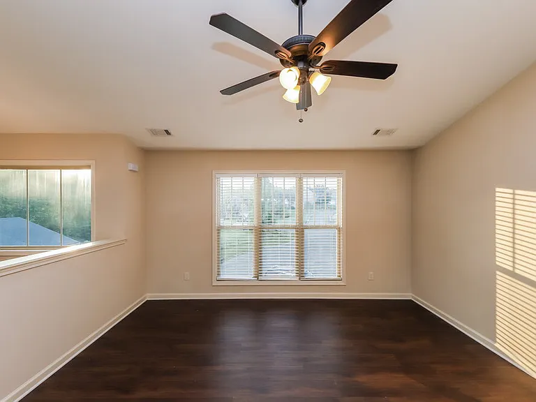 104 Skylar Ct — Photo 5