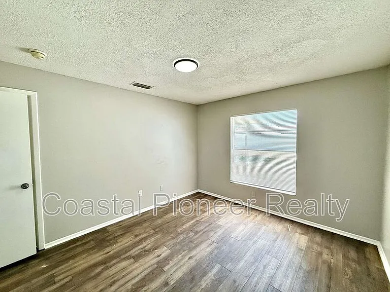 1242 Coolmont Dr — Photo 20
