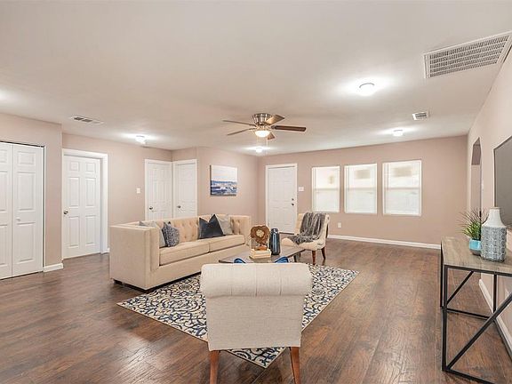 2nd image of 4608 Black Oak Ln