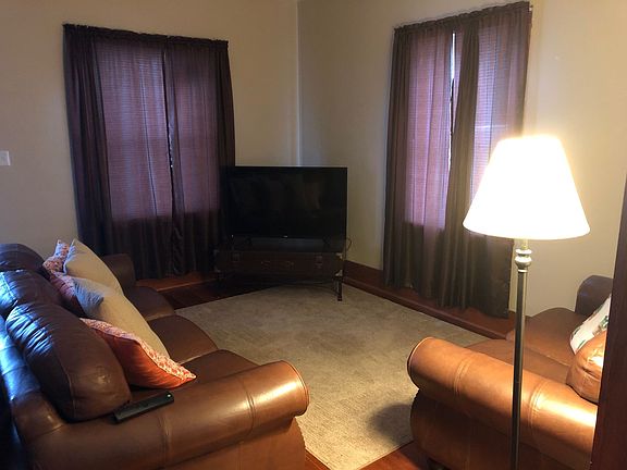 3rd image of 706 Cherry St