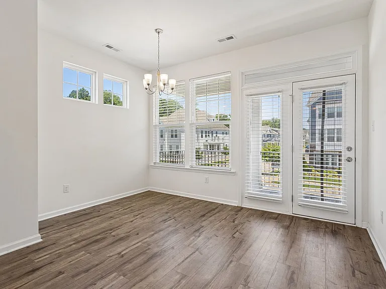 1550 Green Hill St — Photo 12