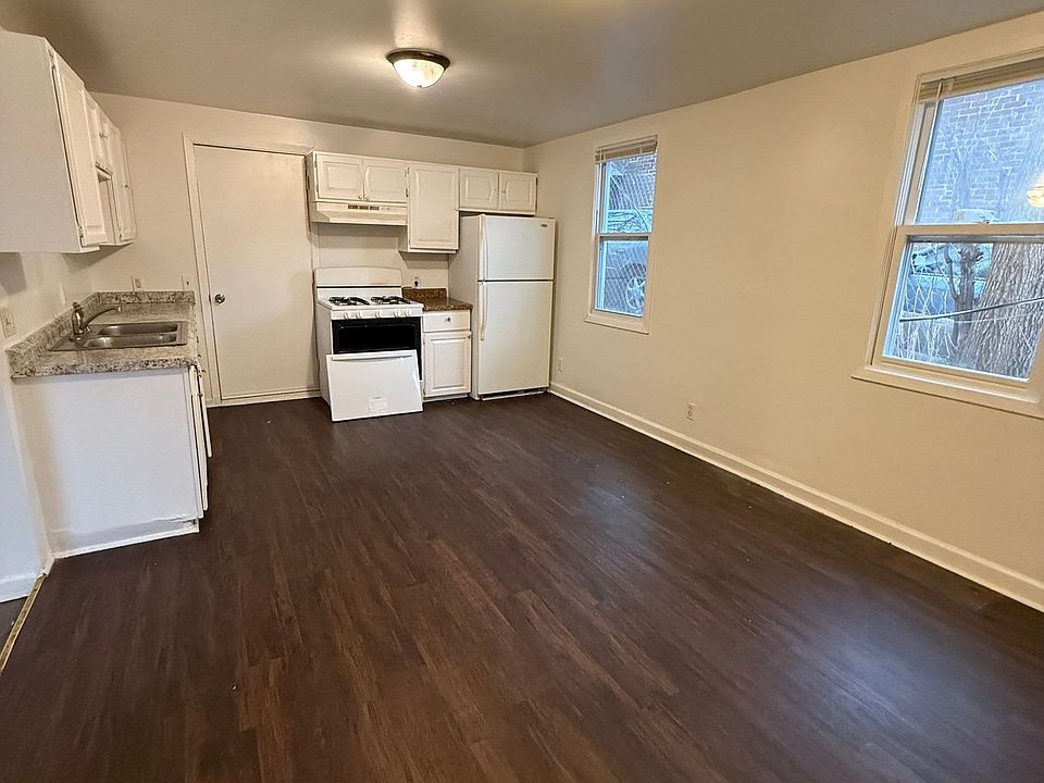 1st image of 736 Edmund Ave W #1