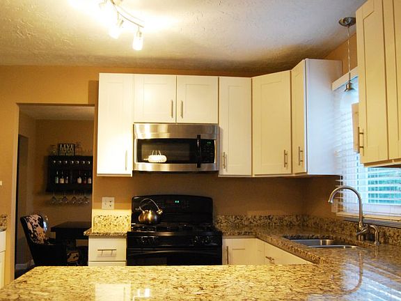 4th image of 4180 Clearwater Dr