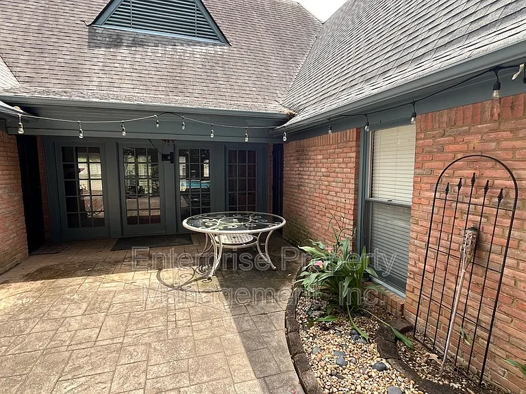 6700 N Kirby Oaks Cv — Photo 40