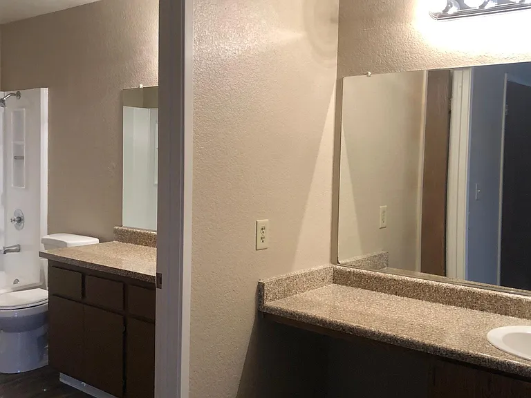 5920 Van Alstine Ave — Photo 9
