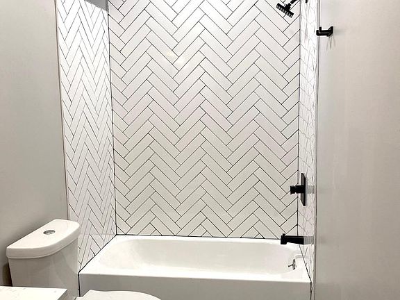 5th image of 3834 W Girard Ave #1
