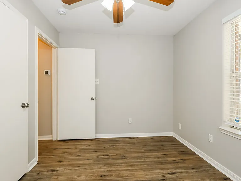 16325 Sun View Ln — Photo 14