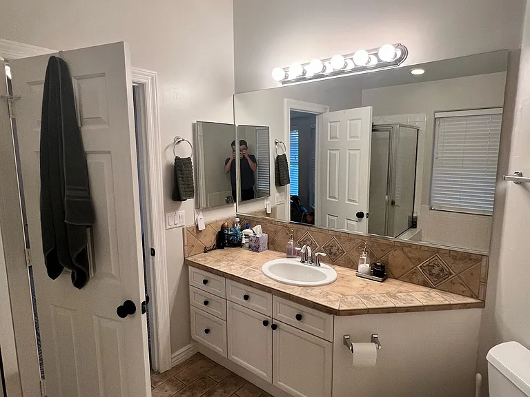 Upstairs Bathroom 2