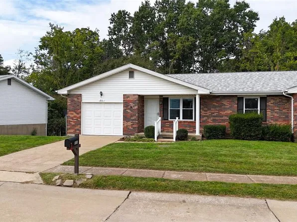 893 Woodridge Dr, Arnold, MO 63010