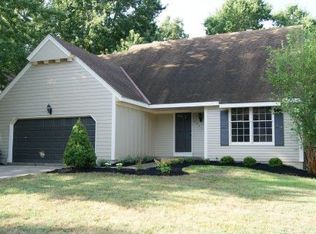 2005 E Jamestown Dr, Olathe, KS 66062