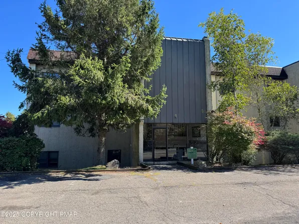 146 Foxfire Dr APT 201, Mount Pocono, PA 18344