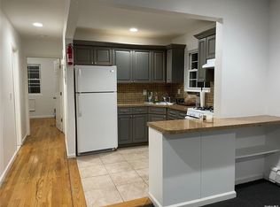 7708 60th St, Glendale, NY 11385