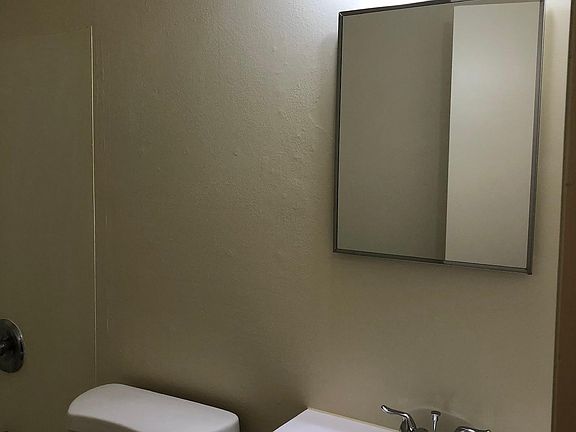 3rd image of 4825 Lovell Ln APT 7