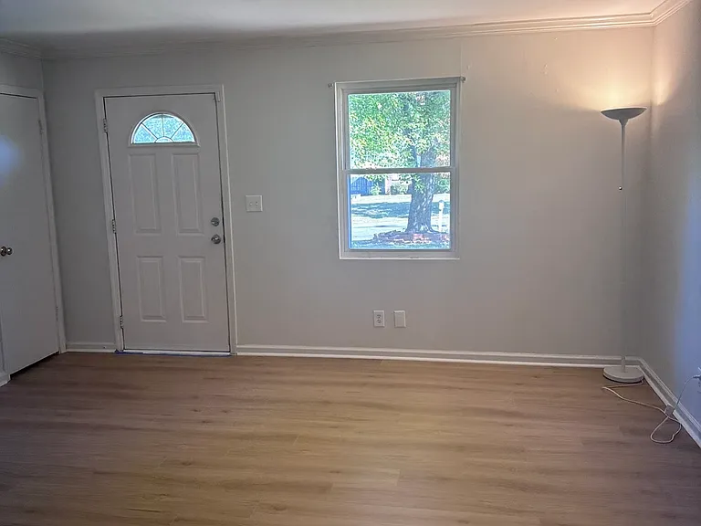 508 Concord Woods Dr SE — Photo 2