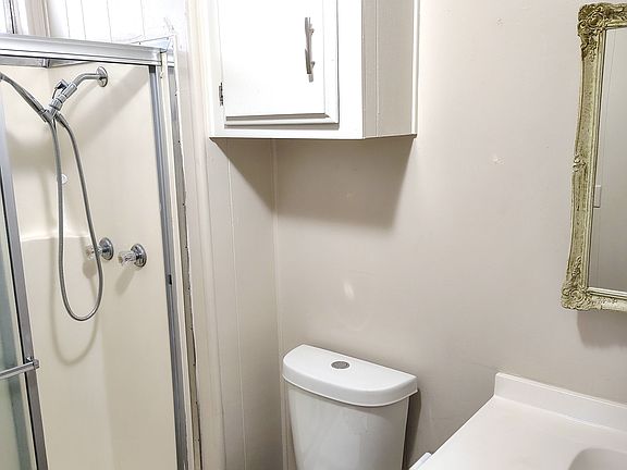 3rd image of 148 N Palomar Ave