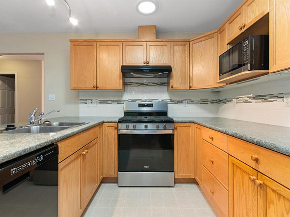 4th image of 7292 Elm Rd #30