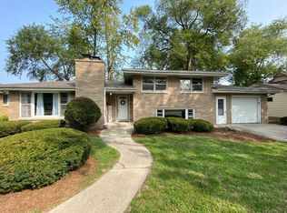 1463 Sunset Ln, Kankakee, IL 60901