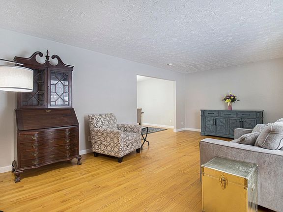 4th image of 17303 Peggy Ln
