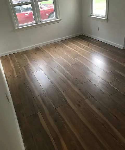 817 Roanoke Ave — Photo 3