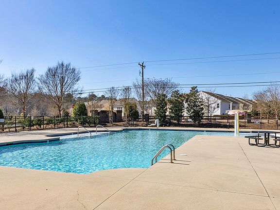 3rd image of 2055 Tanners Mill Dr